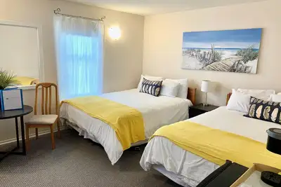 Image de 102 - Standard Room - 2 Queen Beds -1st Floor