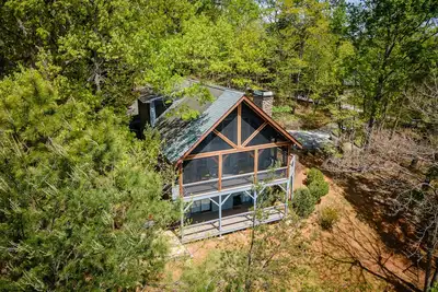 Image de Cabin near wineries, hiking, fishing, kayaking, antiquing and more. .