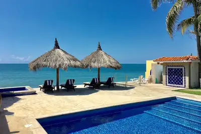 Image de El Sol La Vida beachfront Villa (unbelievable View)