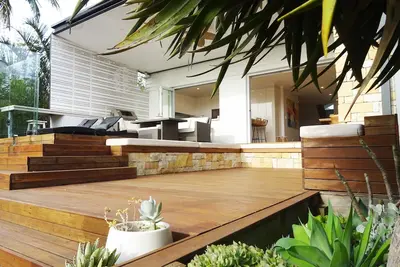 Image de Modern Freshwater Beach House - Pool, walk to beach, firepit