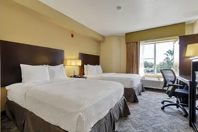 Image de Perfect for Your Next Getaway! Close to Best Restaurants! Free Parking, Pool