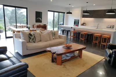 Image de Executive family house, private with stunning rural views close to Lake Rotoura