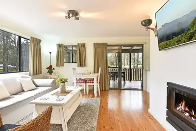 Image de Olive Grove 3  1 Bedroom Cabin with large Bath and walk to wineries