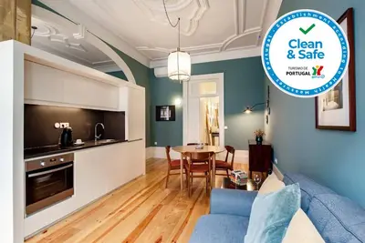 Image de Deluxe One-Bedroom Apartment with Street View