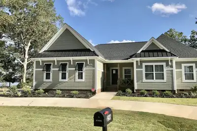 Image de Newly Built Lake Front Coastal Home. Water Views From Every Room in Lexington