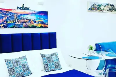 Image de Donn'Anna Naples City Center Confort Apartment