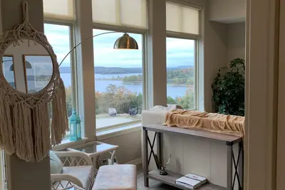 Image de Modern and Chic 3 Bed 3 Bath Condo! Enjoy the gorgeous view of Table Rock Lake!