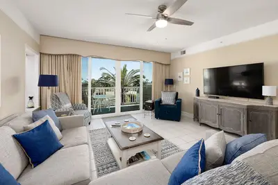 Image de Luxurious Oceanfront Condominium, Plenty of Room for Family and Friends!