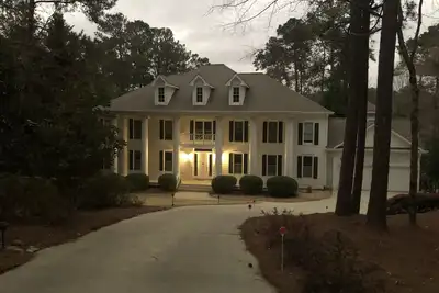 Image de 7, 000sq. ft Georgian Manor