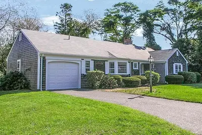 Image de Just off the Chatham bike loop. . . a perfect location for your family vacation.