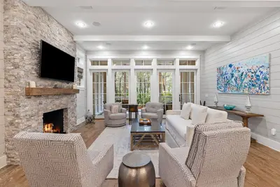 Image de Summer Dates Available! Watersound Gated Community! 5 Adult Bikes! Golf Cart! Cozy Fireplace!