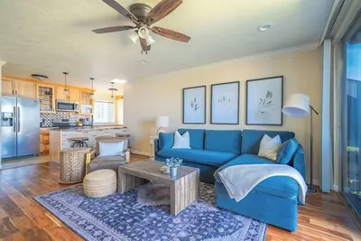 Image de Retreat at the Cove | King Bed | Boat Parking!