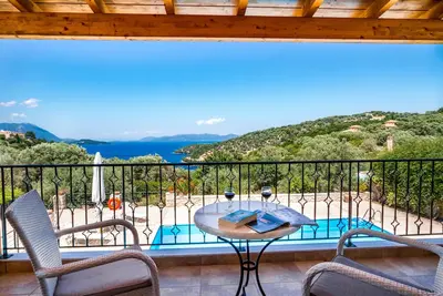 Image de Villa Kallisti | Private Pool & Sea View | Sleeps 6 people