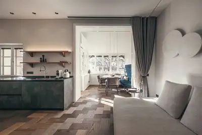 Image de Appartement design \"901\" avec balcon dans un endroit central