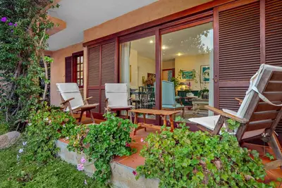 Image de Villa Sara près de la mer avec vue sur les montagnes, Wi-Fi, climatisation, terrasse et jardin