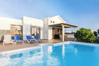 Image de Maison de vacances \"Villa Tania\" avec vue sur la mer piscine, jardin, terrasses et Wi-Fi.
