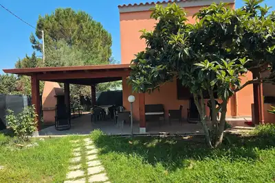 Villa \"Giulia Grande\" dans la campagne près de la mer avec vue sur la montagne et jardin