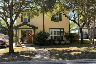 Image de 4 bedroom/3 bath house in the heart of it all