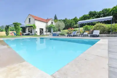 Image de Grange en pierres entièrement rénové  à Saint-MÉDARD (Lot)