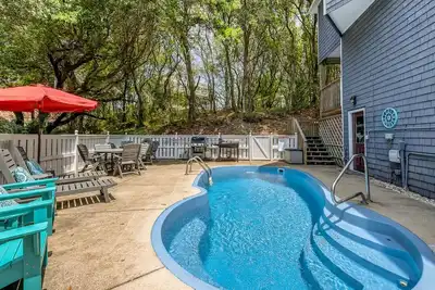 Image de Coastal Charm | 1635 ft from the beach | Dog Friendly, Private Pool, Hot Tub | Corolla
