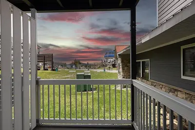 Image de Ml 128: Powder Perfect | Cozy Nights + Easy Ballhooter Access