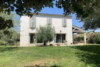 Image de Maison avec piscine et jardin arboré 6 couchages