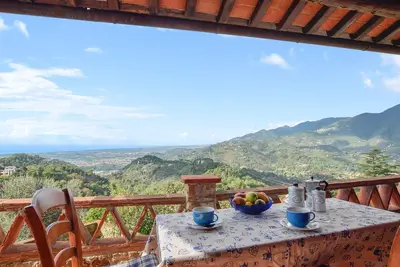 Image de Maison confortable de 4 chambres à.