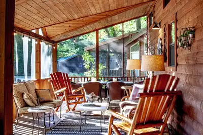 Image de Super cozy glamping cabin & family resort!
