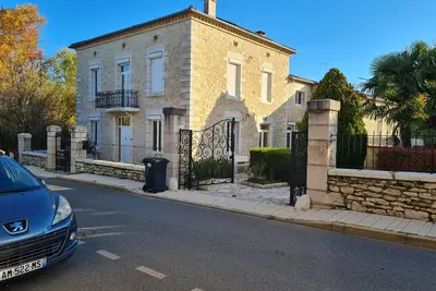 Image de Tres belle maison du Bas Quercy en pierre taillée avec piscine