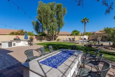 Image de Ultimate Az Getaway! Enjoy this Stunning 5bd with Refreshing Pool & Spa!