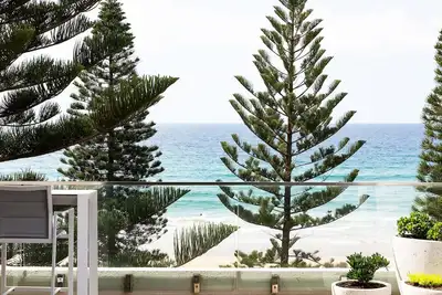 Image de Absolute beachfront luxury Manly apartment with views