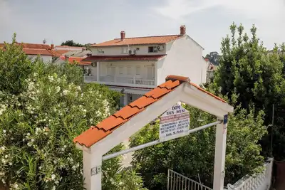Image de The vacation home has two large, independent apartments up to 17 with Pool