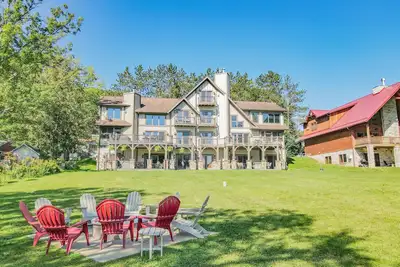 Image de Walk to Wisp! Flat Lakefront + Fire Pit and Huge Dock!