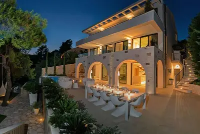 Image de Luxury Beachfront Villa Silvery Moon with private pool, hot tub, sauna and gym at the beach on Brac Island -  Sumartin