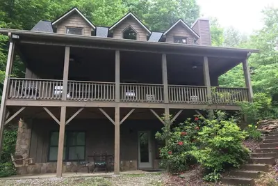 Image de Lake Nantahala~~Spacious Lakefront  Home