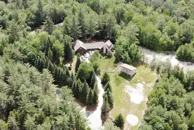 Image de Incredible Riverside Getaway in the White Mountains - Central Location