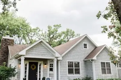Image de Cottage with Pond at Hidden Creek Estates