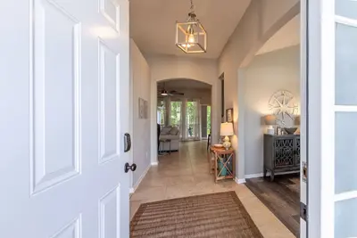 Image de Rustic Owl w/ 2Kings In Fleming Island
