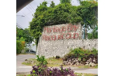 Image de Racquet Club Must Stay #2