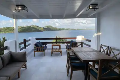 Image de Beautiful Waterfront Apartment. Newly remodels
