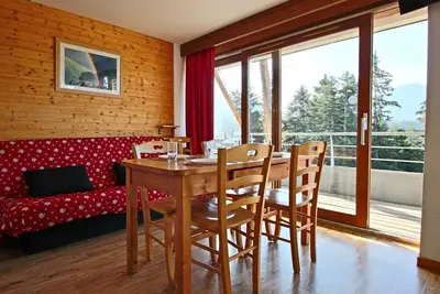 Appartement à Chamrousse 1700, belle exposition, proche supérette et pistes