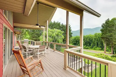 Image de Blue Ridge Cabin on 6 Acres: Hot Tub & Mtn Views!