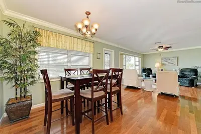 Image de Venice Vacation Rental with backyard lakefront