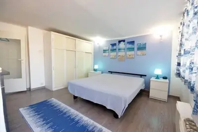 Image de Apartment with terrace in city centre | Ap93