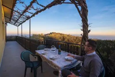 Image de Flat with sea view inland Imperia | V16
