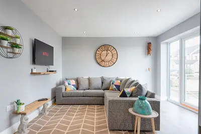 Image de Parking, Balcony with Views, 2 Bathrooms