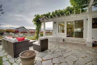 Image de Family Home on Lake Chelan with Mtn + Lake View!