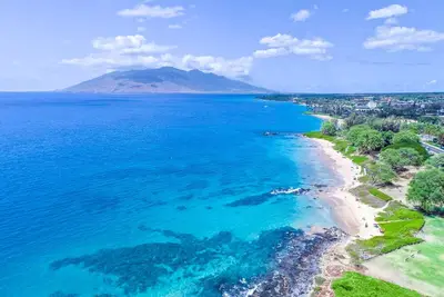 Image de Island gem near the beach with pool, hot tub, balcony & tennis