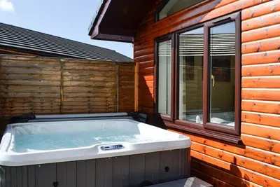 Image de 3 bedroom 2 bathroom Spey lodge with hottub and excellent views