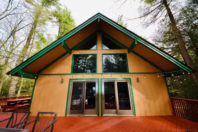 Image de ⛰️⛵️⛱️Mt. Maplewood Lodge❤️1br Couples★Romantic★Hot⛷Tub★Game Rm★Dogs+